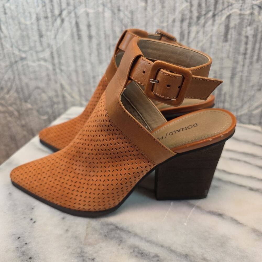 Donald J. Pliner Varen Cutout Perforared Booties Women's Sz 7 - Picture 9 of 12